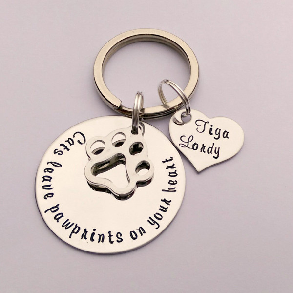 Personalized cat keyring - Personalized cat keychain - cats leave pawprints on your heart - pet loss memorial - gift present for cat lover