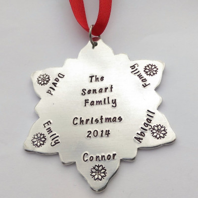Personalized christmas tree decoration - personalized christmas tree ornament - family names decoration - snowflake decoration ornament xmas