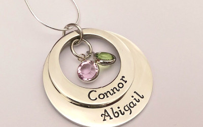 Stacked Name Necklace: Crafting Love for Mum & Family