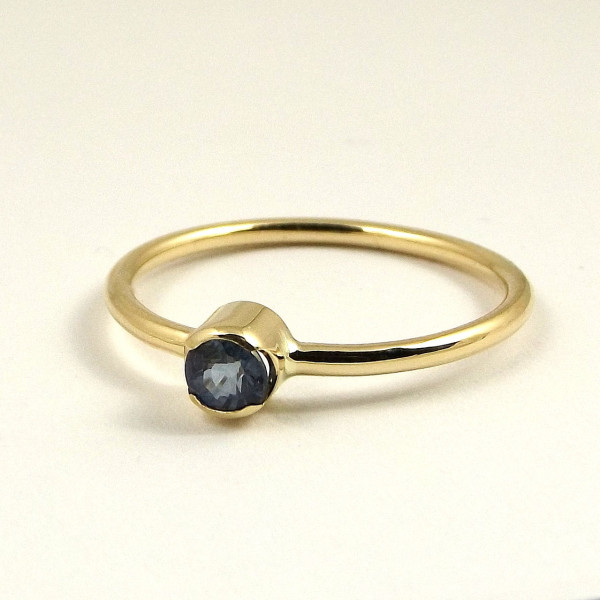 9k Gold Sapphire Ring - 4mm Sapphire Engagement Ring - Faceted Stacking Ring - Solitaire Gemstone Ring - Minimalist Ring