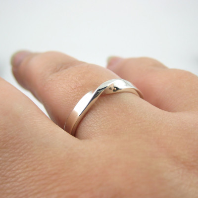 Silver Mobius Ring - Infinity Ring - Sterling Silver Ring - Twisted Band - Promise Ring - Modern Ring - Sterling Silver Jewellery 925
