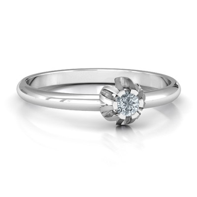 Solitaire Gemstone Ring in a Scalloped Setting 