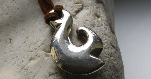 Maori Silver Fish Hook Necklace - The Name Jewellery