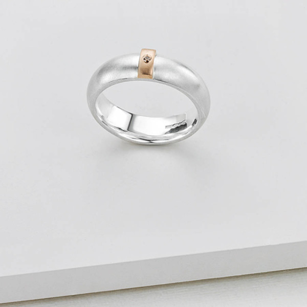 Cognac Diamond Linear Ring