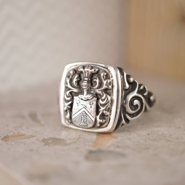 Personalized Coat Of Arms Signet Ring