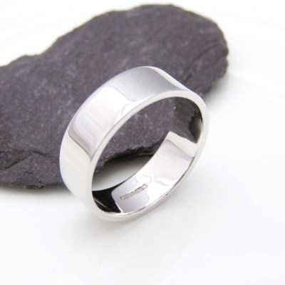 Personalized 18ct White Gold Wedding Ring