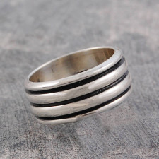 Mens Spinning Ring: Our Passion for Craft and Your Perfect Fit